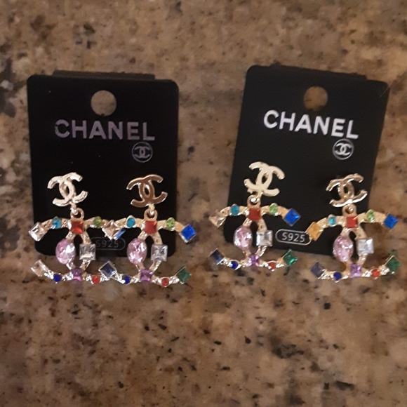 Earrings - Picture 2 of 8